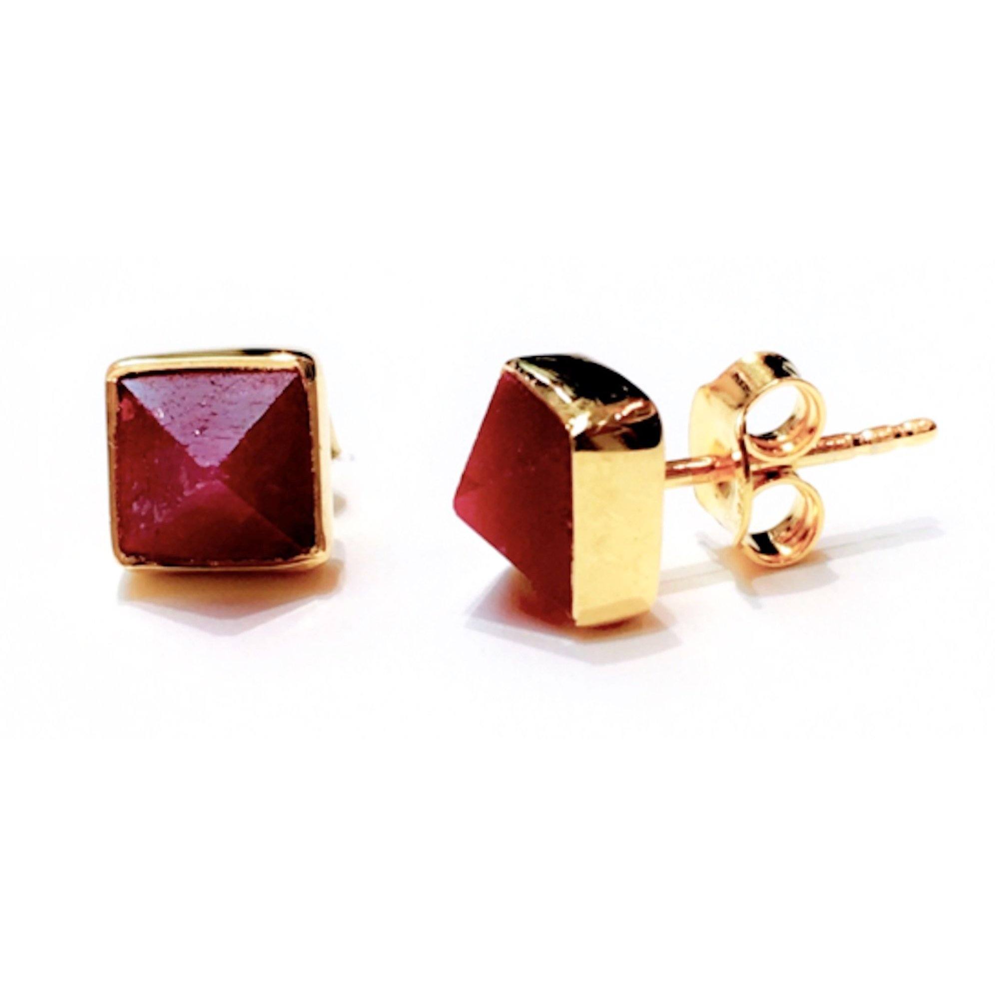 Pyramid Stud